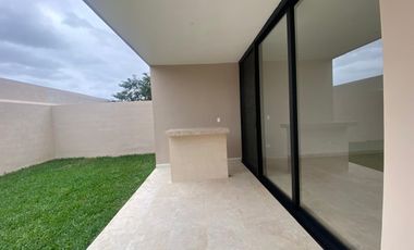 CASA NUEVA EN VENTA, EN PRIVADA RESIDENCIAL, CHOLUL ZONA NORTE DE MÉRIDA