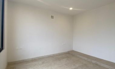 CASA NUEVA EN VENTA, EN PRIVADA RESIDENCIAL, CHOLUL ZONA NORTE DE MÉRIDA