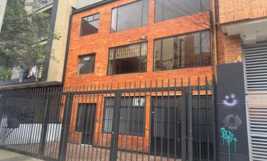 EDIFICIO EN CHAPINERO - 3 APTOS Y 2 OFICINAS - ARRIENDO HOY, DESARROLLO MANANA!