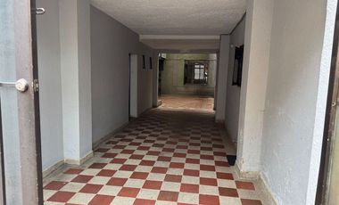 EDIFICIO EN CHAPINERO - 3 APTOS Y 2 OFICINAS - ARRIENDO HOY, DESARROLLO MANANA!