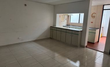 EDIFICIO EN CHAPINERO - 3 APTOS Y 2 OFICINAS - ARRIENDO HOY, DESARROLLO MANANA!