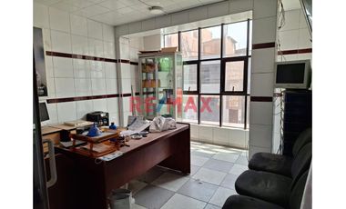 Vendo Casa Ideal Para Inversionistas, Buena Ubicacion En Ate