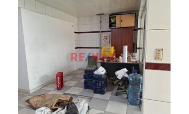 Vendo Casa Ideal Para Inversionistas, Buena Ubicacion En Ate