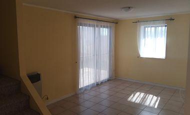 Venta amplia casa 4D3B en sector oriente - Peuco, Villa Las Leyendas