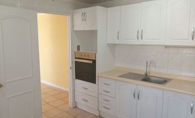 Venta amplia casa 4D3B en sector oriente - Peuco, Villa Las Leyendas
