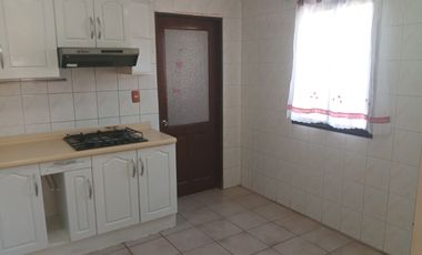 Venta amplia casa 4D3B en sector oriente - Peuco, Villa Las Leyendas
