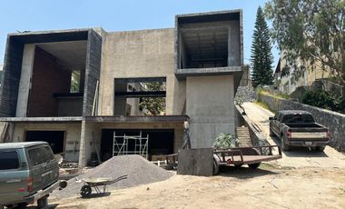LAS CAÑADAS OPORTUNIDAD CASA EN VENTA OBRA GRIS CON SÓTANO DE 500M2