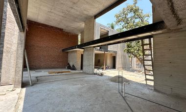 LAS CAÑADAS OPORTUNIDAD CASA EN VENTA OBRA GRIS CON SÓTANO DE 500M2