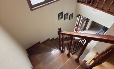 VENTA DE CASA CON JARDÍN CERCA A PARQUE - CASUARINAS