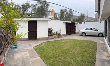 VENTA DE CASA CON JARDÍN CERCA A PARQUE - CASUARINAS