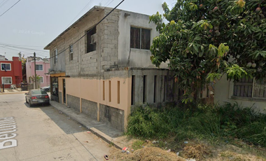 Casa en Venta en C. Betunia 208, Jardines de Champayán, 89358 Tampico, Tamps., México