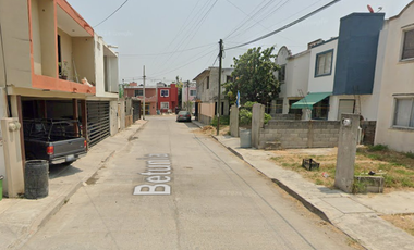 Casa en Venta en C. Betunia 208, Jardines de Champayán, 89358 Tampico, Tamps., México