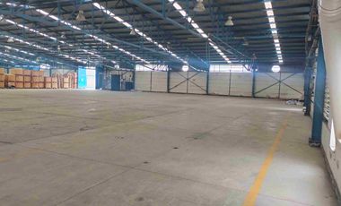 Nave en Renta dentro de Parque Industrial con Vigilancia de 2000 M2