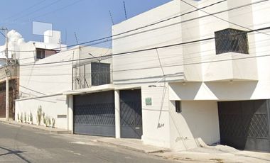 SE VENDE CASA EN: DE LA LUZ, CHAPULTEPEC, CUERNAVACA, MORELOS.