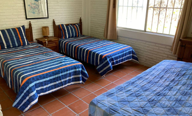 VENDO EN HUEROS DE MIACATLAN ESPECTACULAR PROPIEDAD DISEÑADA PARA QUIENES BUSCAN TRANQUILIDAD, PRIVACIDAD