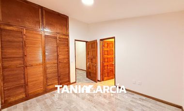 Vendo Bella Casa en esquina remodelada, en Fortín.