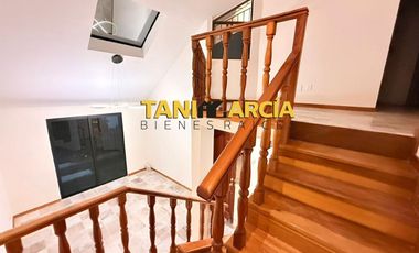 Vendo Bella Casa en esquina remodelada, en Fortín.