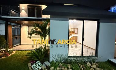 Vendo Bella Casa en esquina remodelada, en Fortín.