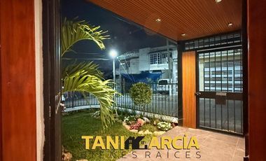 Vendo Bella Casa en esquina remodelada, en Fortín.