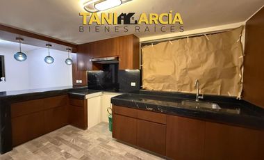 Vendo Bella Casa en esquina remodelada, en Fortín.