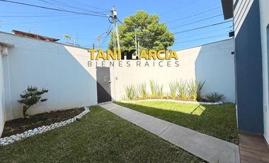 Vendo moderna casa en esquina en Fortín muy buena iluminación!!