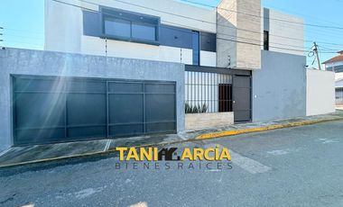 Vendo moderna casa en esquina en Fortín muy buena iluminación!!