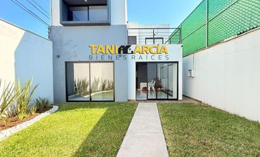 Vendo moderna casa en esquina en Fortín muy buena iluminación!!