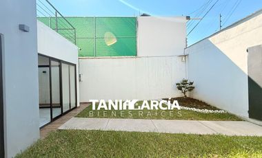 Vendo moderna casa en esquina en Fortín muy buena iluminación!!