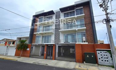 Venta de Departamento de 3 Dormitorios en 3er Piso y Parqueo - Salinas, Sector San Lorenzo
