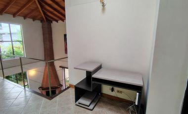 Casa Amoblada en Arriendo en Loma del Atravesado Envigado Antioquia