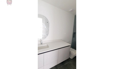En venta departamento de lujo edificio Skorpios Manta Ecuador.