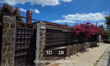 Se arrienda casa quinta ubicada a 5 cuadras de la Plaza de Armas de Quillota.