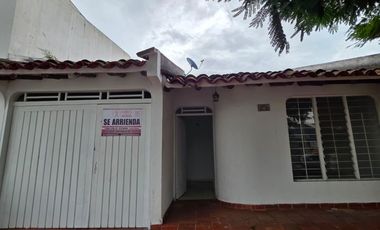 SE ARRIENDA CASA DE UN PISO IDEAL PARA ESTABLECIMIENTO COMERCIAL EN EL BARRIO ALVERNIA