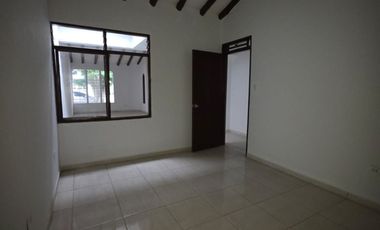 SE ARRIENDA CASA DE UN PISO IDEAL PARA ESTABLECIMIENTO COMERCIAL EN EL BARRIO ALVERNIA