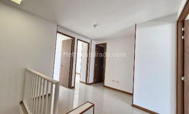 CASA EN VENTA EN CIUDAD COUNTRY