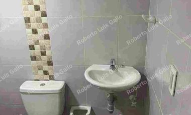 Vendo casa 1er. piso con local en manrique central