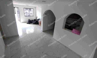Vendo casa 1er. piso con local en manrique central