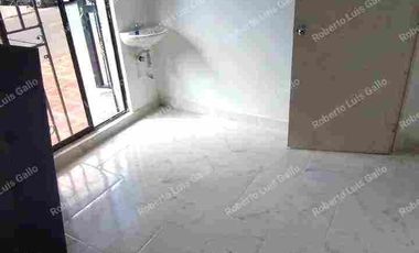 Vendo casa 1er. piso con local en manrique central