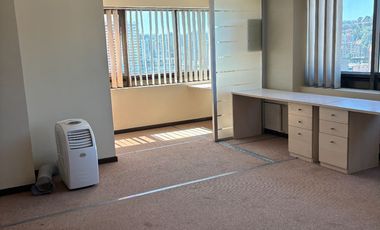 Oficina 78 m2, privados, planta libre. Torre Ligure, Barros Arana 452, Concepción