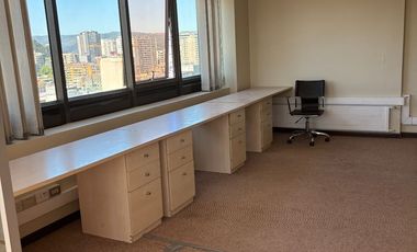 Oficina 78 m2, privados, planta libre. Torre Ligure, Barros Arana 452, Concepción