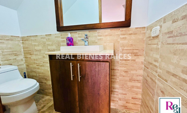 SE ARRIENDA HERMOSA Y AMPLIA CASA EN UNIDAD ABIERTA