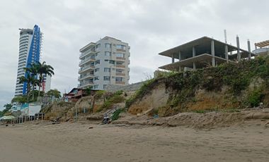 Venta Casa por terminar Frente a la Playa Tonsupa entre Hotel Makana y Grand Diamond