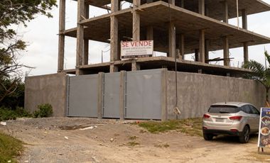 Venta Casa por terminar Frente a la Playa Tonsupa entre Hotel Makana y Grand Diamond