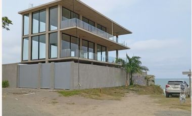 Venta Casa por terminar Frente a la Playa Tonsupa entre Hotel Makana y Grand Diamond