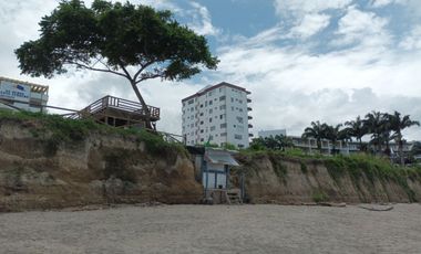 Venta Casa por terminar Frente a la Playa Tonsupa entre Hotel Makana y Grand Diamond