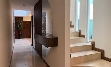 Hermosa Casa en Renta en Villa Magna con Excelentes acabados.