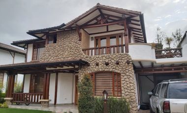 Casa de renta, amoblada, sector Santa Rosa, Tumbaco