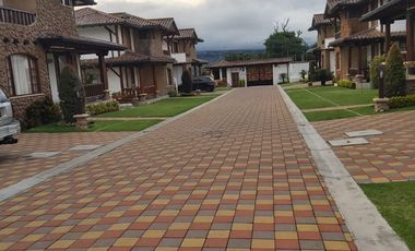 Casa de renta, amoblada, sector Santa Rosa, Tumbaco