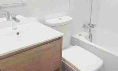 Se vende departamento 2 dormitorios 2 baños, estacionamiento y bodega, recién remodelado completo