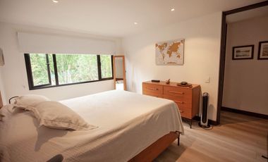 Venta de apartamento dúplex, 3 alcobas y terraza. Envigado, Zúñiga